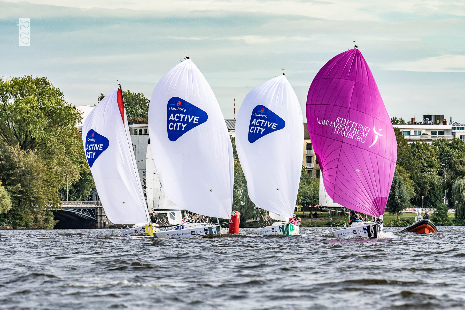 HELGALAUNE AUF DER ALSTER